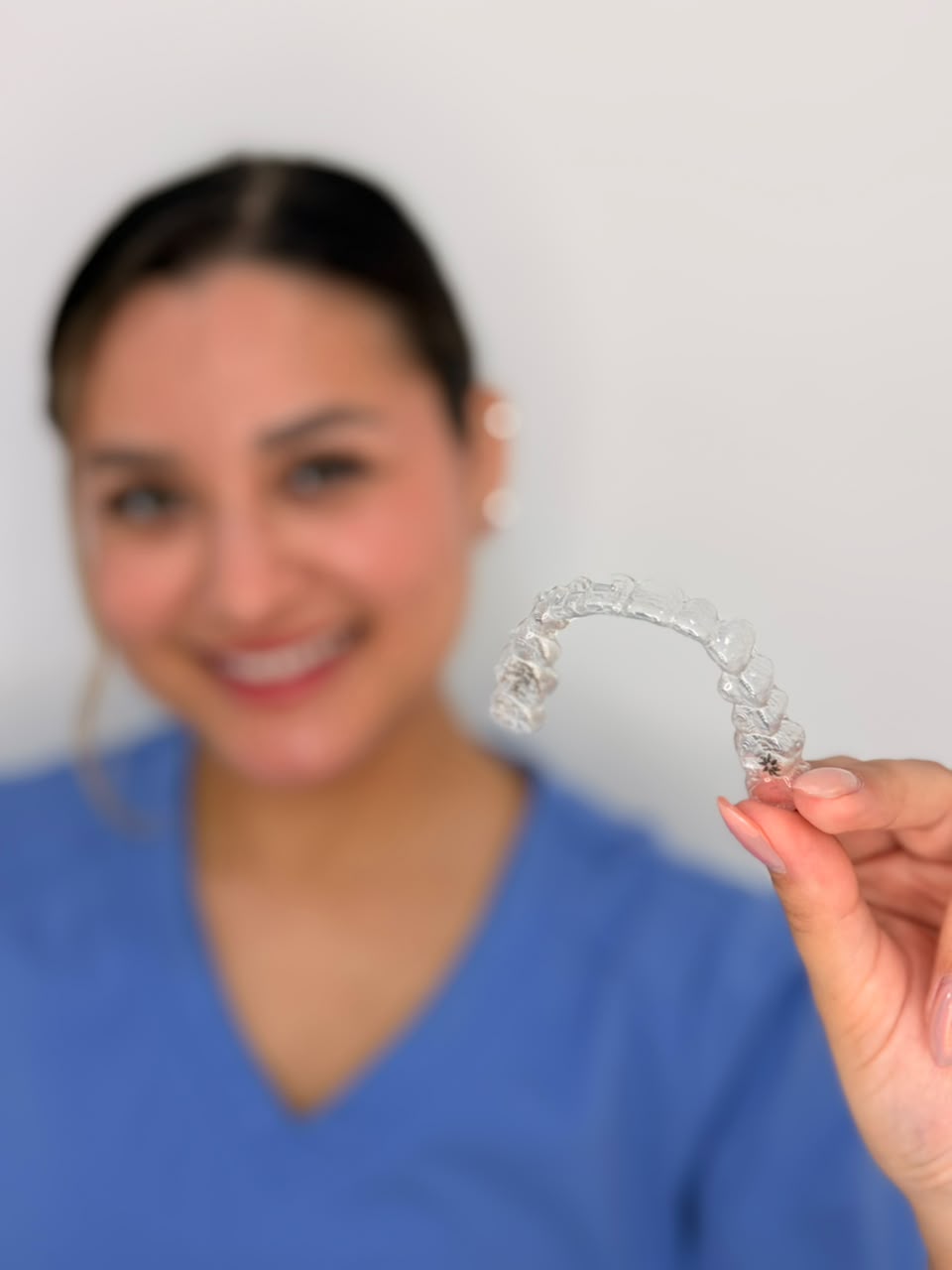 Alineador invisible transparente en la clínica Alfadent Cancún